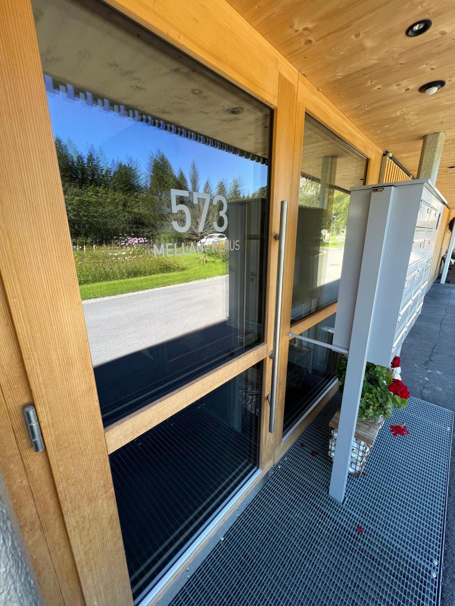 Apartment Kanisfluh Мелау Екстериор снимка